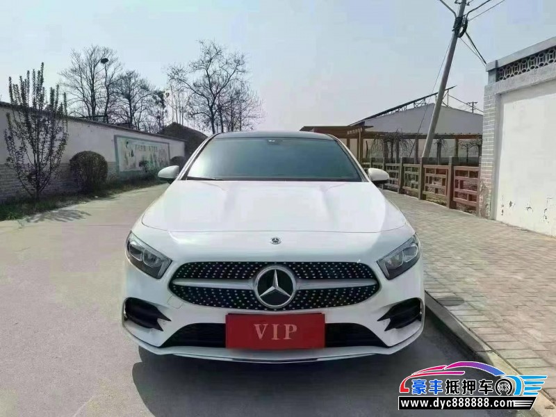 21年奔驰A轿车抵押车出售