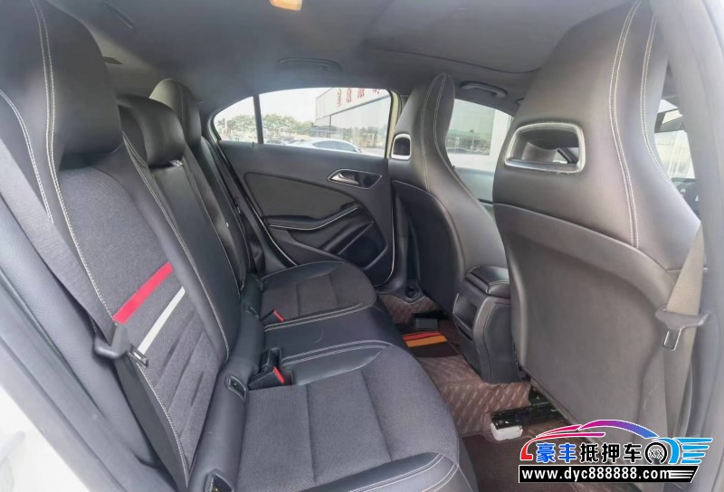 15年奔驰A轿车抵押车出售