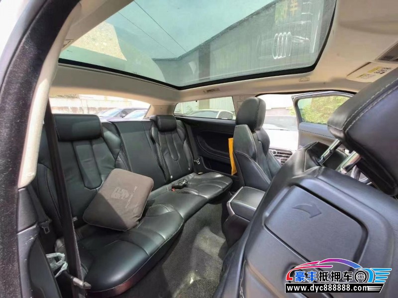 13年路虎揽胜极光SUV抵押车出售