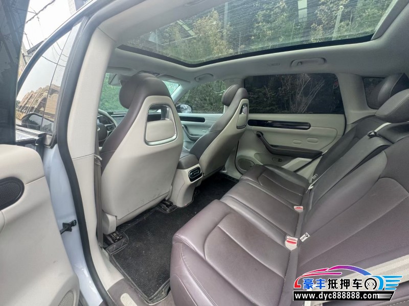 23年零跑C11SUV抵押车出售