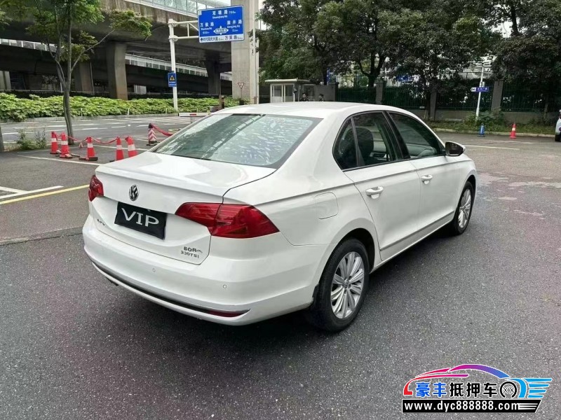 17年大众宝来轿车抵押车出售