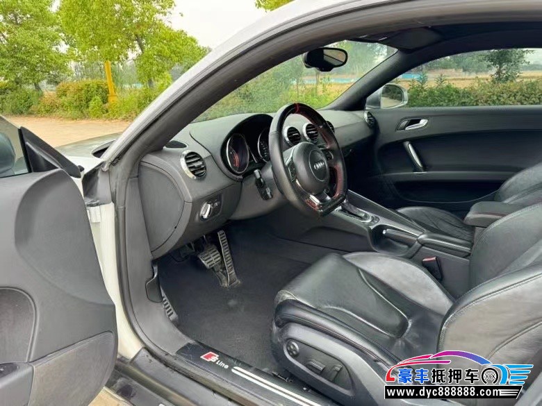 11年奥迪TT轿车抵押车出售