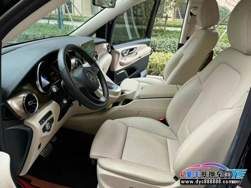 21年奔驰V轿车抵押车出售