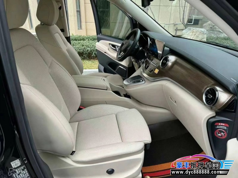 21年奔驰V轿车抵押车出售