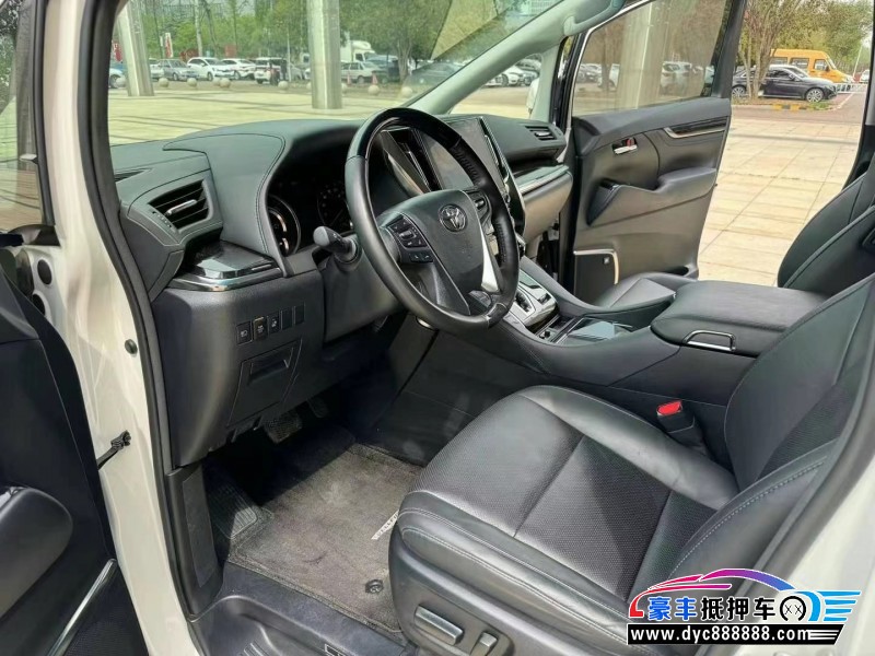 20年丰田威尔法轿车抵押车出售