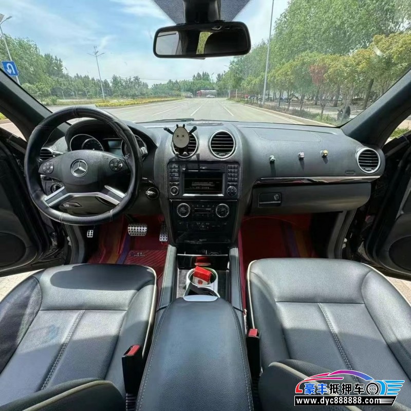 12年奔驰ML轿车抵押车出售