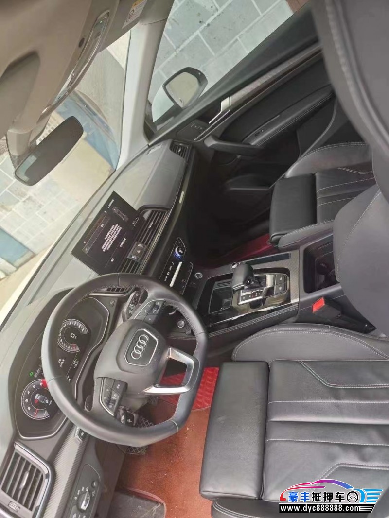 22年奥迪Q5轿车抵押车出售