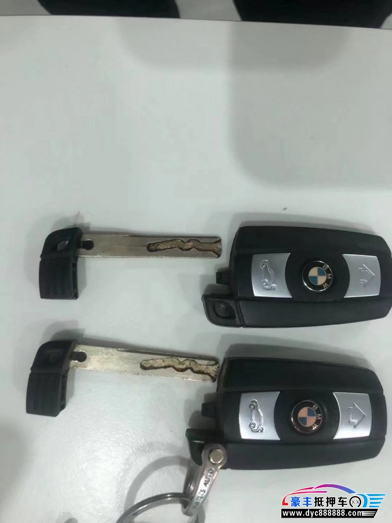 12年宝马X1轿车抵押车出售