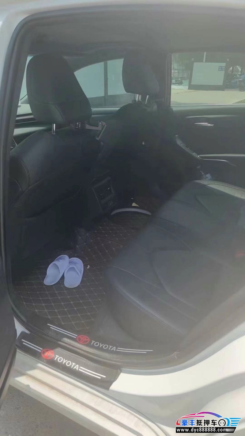 22年丰田亚洲龙轿车抵押车出售