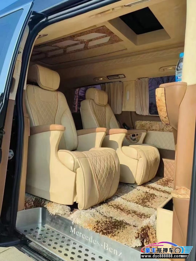 18年奔驰威霆MPV抵押车出售