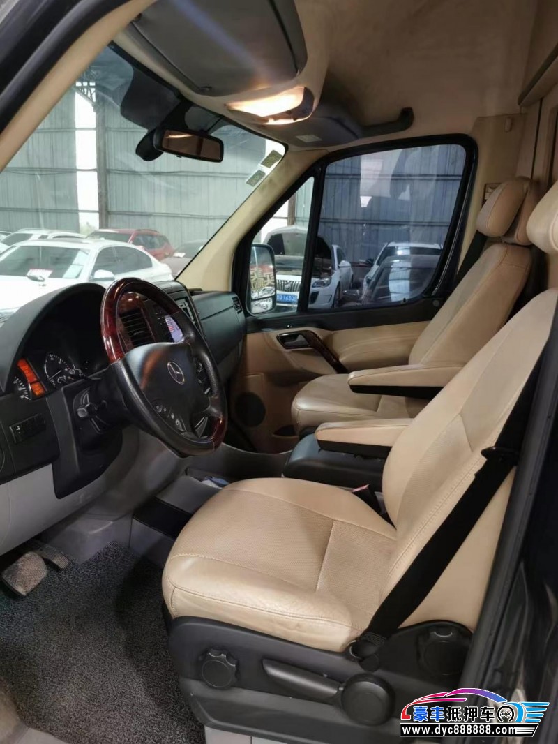 12年奔驰斯宾特轿车抵押车出售