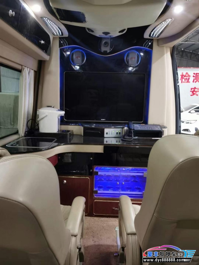 12年奔驰斯宾特轿车抵押车出售