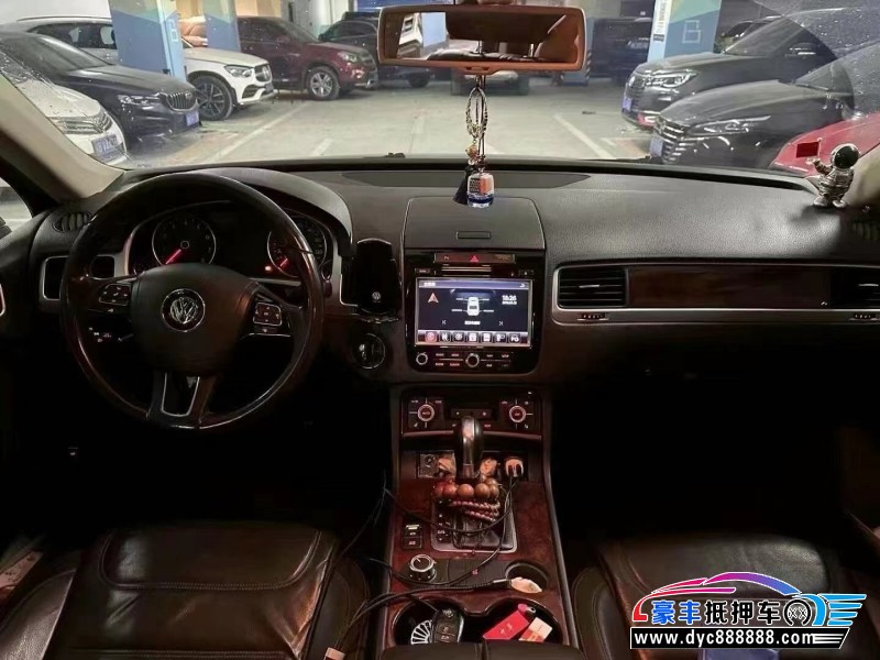 16年大众途锐轿车抵押车出售