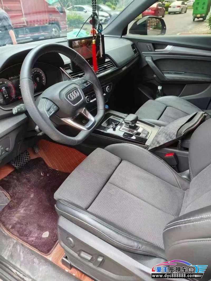 23年奥迪Q5轿车抵押车出售