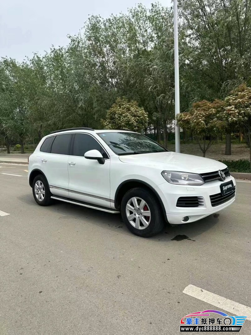 14年大众途锐轿车抵押车出售