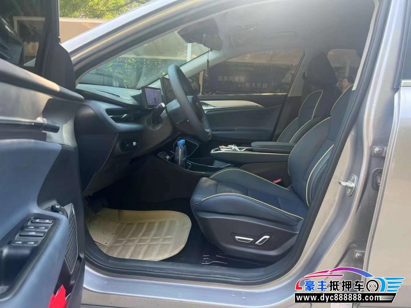 24年吉利几何轿车抵押车出售