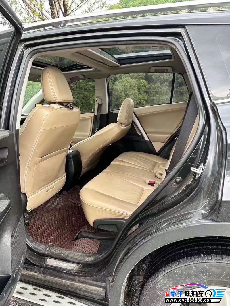 14年丰田RAV4荣放轿车抵押车出售