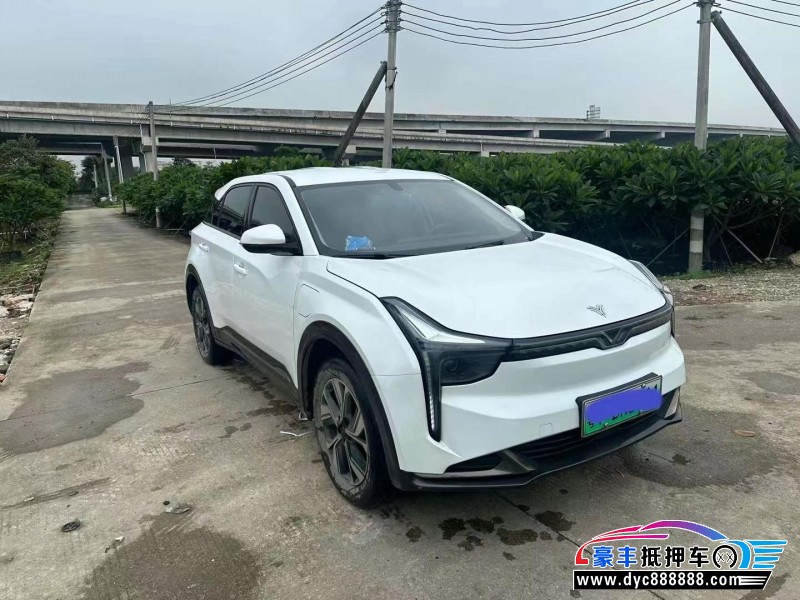 23年哪吒U轿车抵押车出售