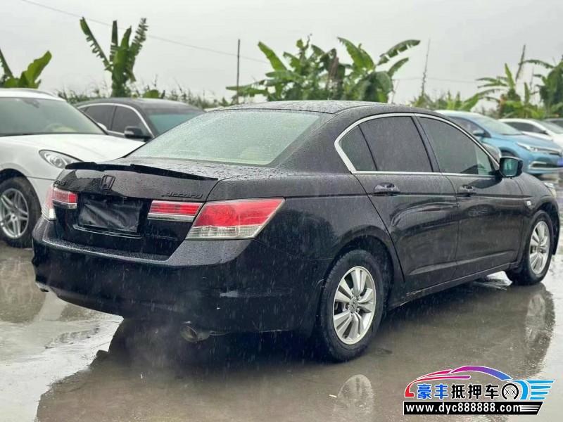 12年本田雅阁轿车抵押车出售