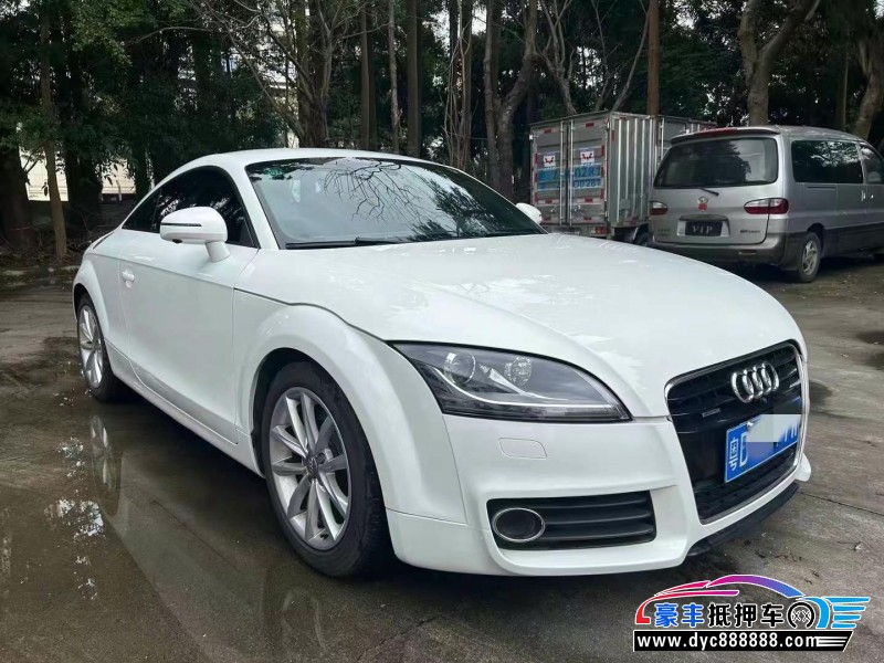 12年奥迪TT轿车抵押车出售