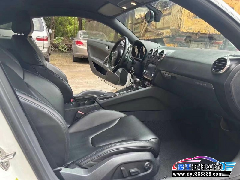 12年奥迪TT轿车抵押车出售