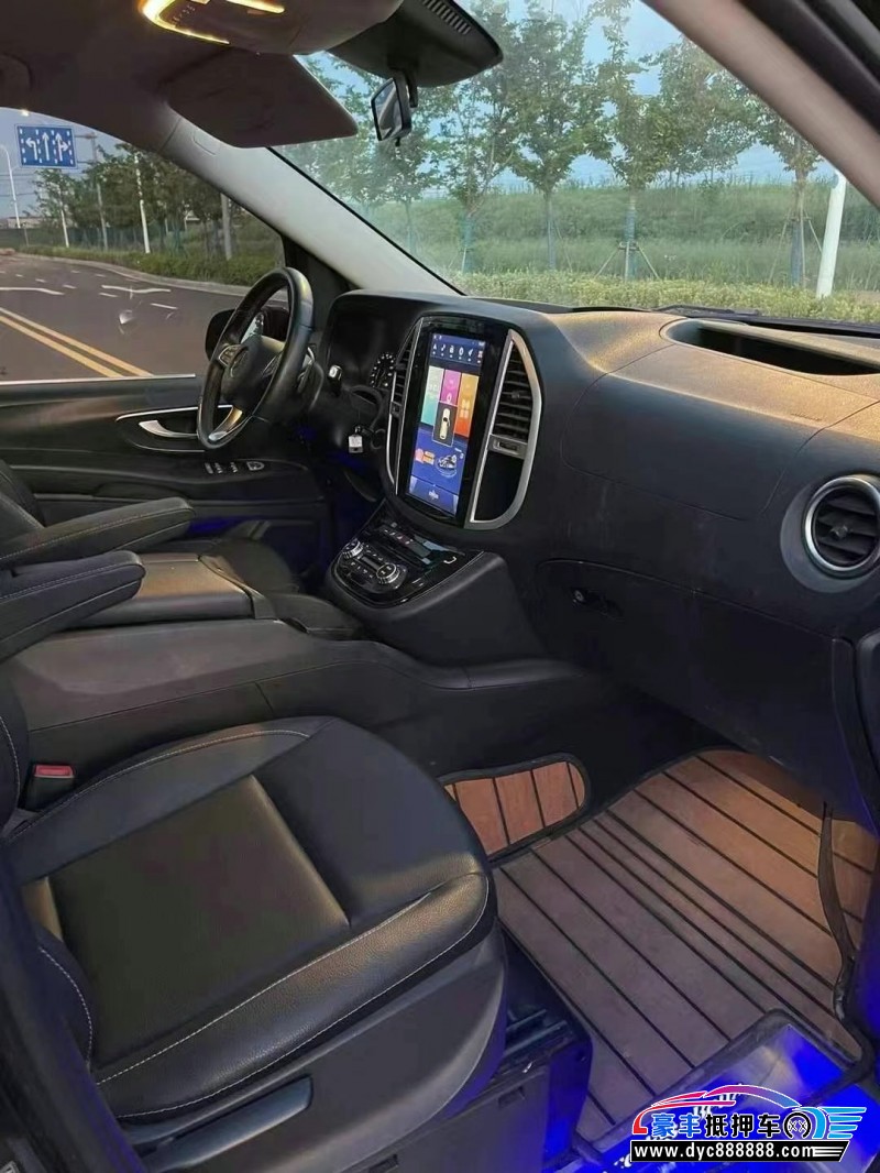 20年奔驰威霆轿车抵押车出售