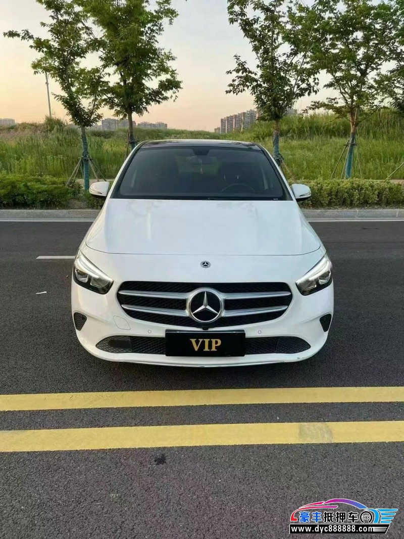 21年奔驰B轿车抵押车出售