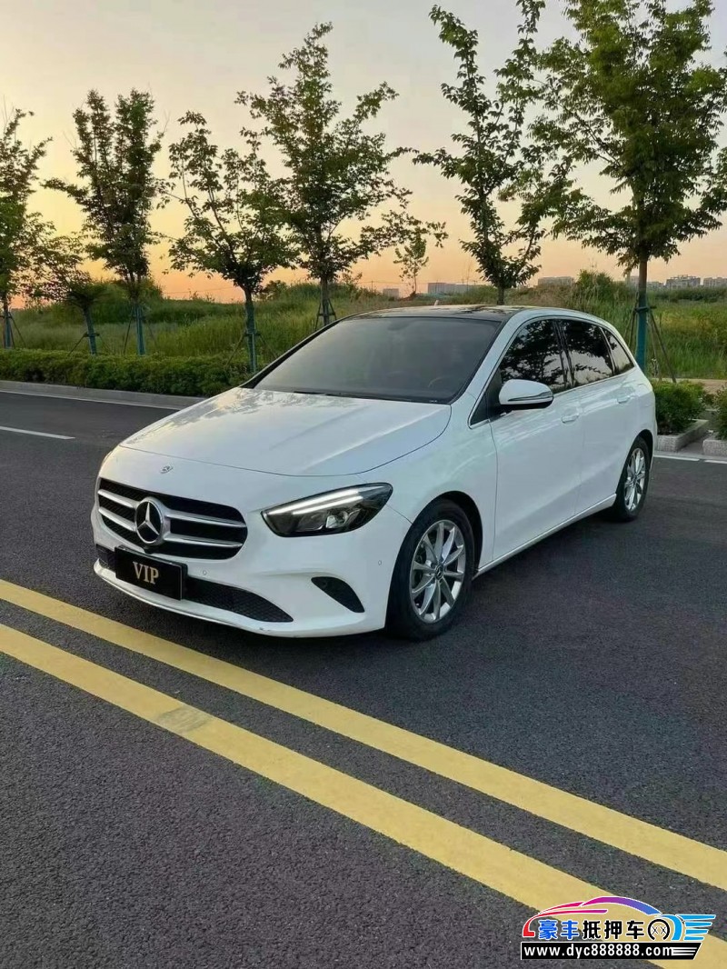 21年奔驰B轿车抵押车出售