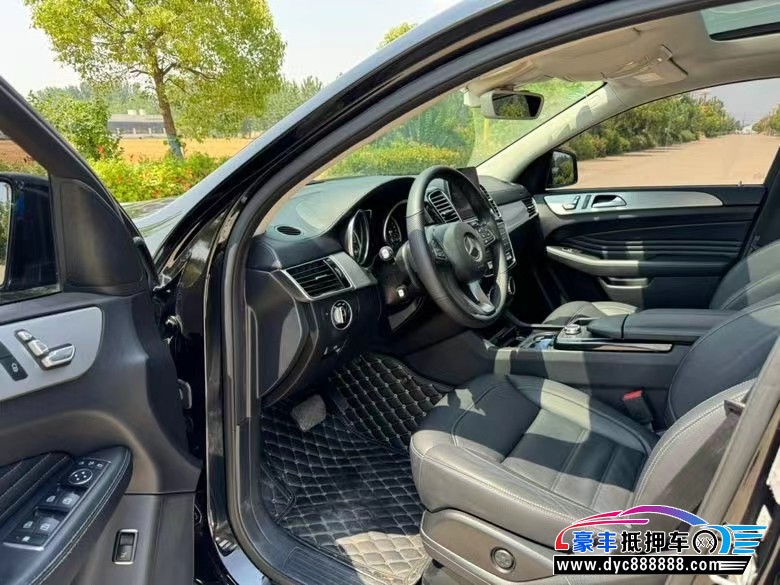 16年奔驰GLE轿车抵押车出售