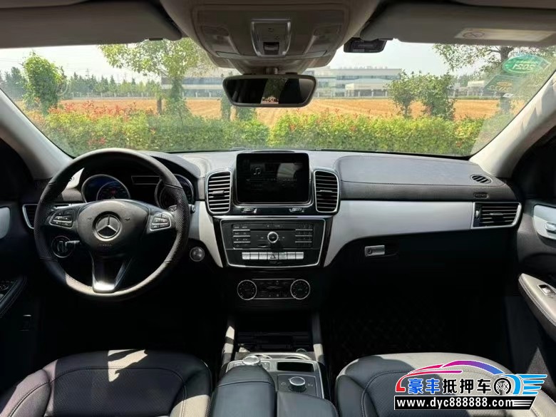 16年奔驰GLE轿车抵押车出售