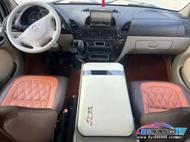 06年奔驰斯宾特轿车抵押车出售