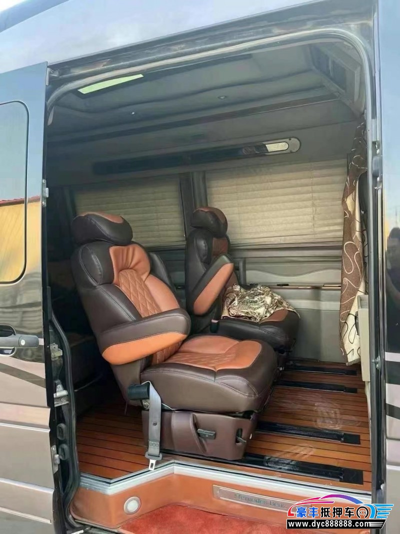 06年奔驰斯宾特轿车抵押车出售