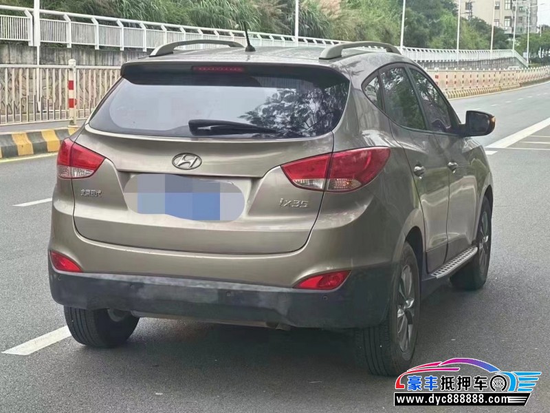 16年现代ix35轿车抵押车出售