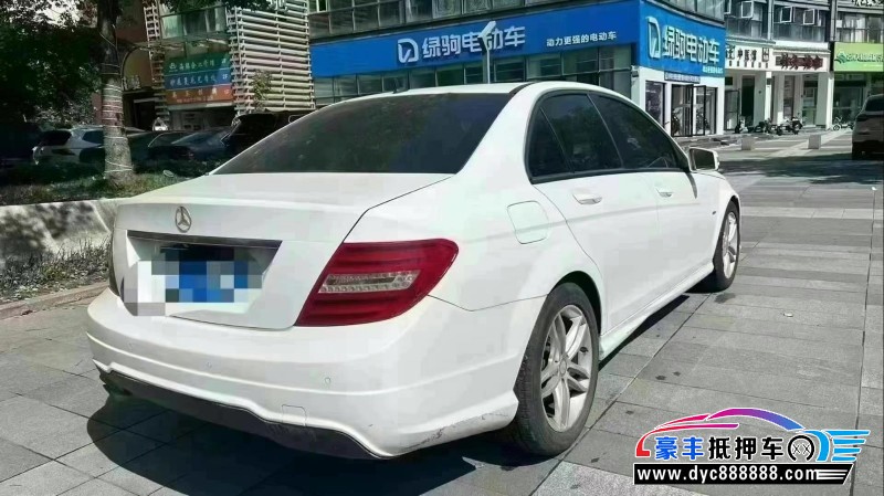 13年奔驰C轿车抵押车出售
