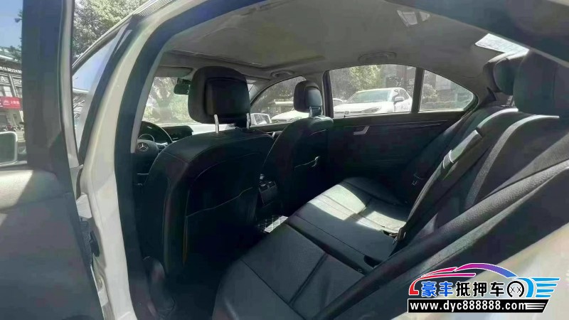 13年奔驰C轿车抵押车出售