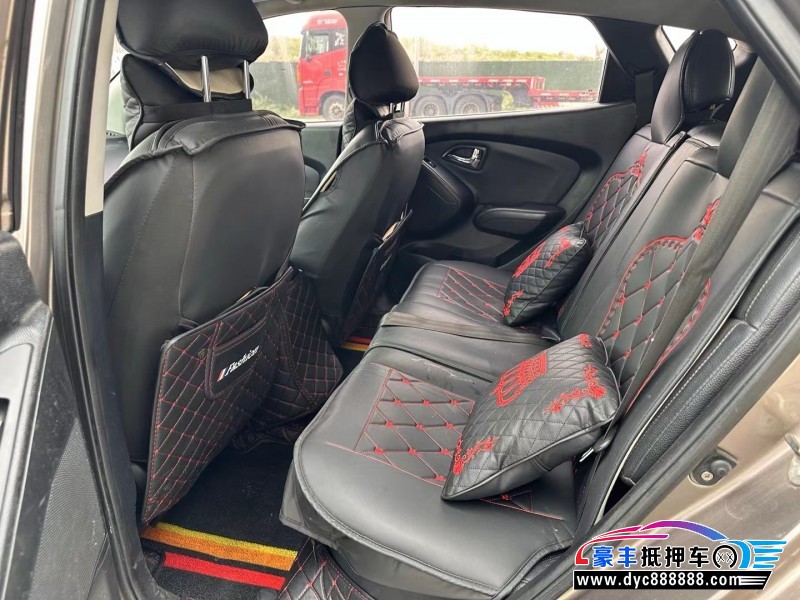 13年现代ix35轿车抵押车出售