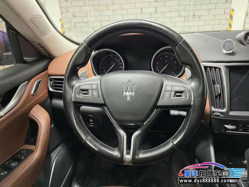 16年玛莎拉蒂莱万特轿车抵押车出售