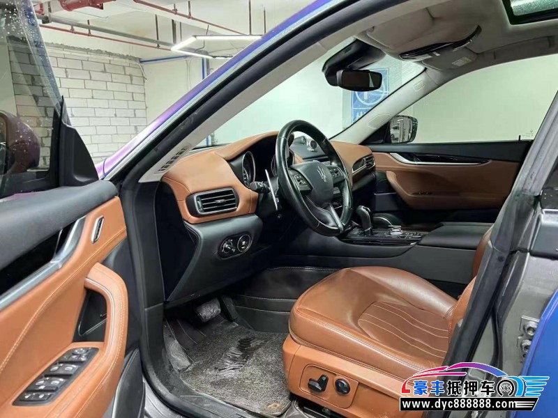 16年玛莎拉蒂莱万特轿车抵押车出售