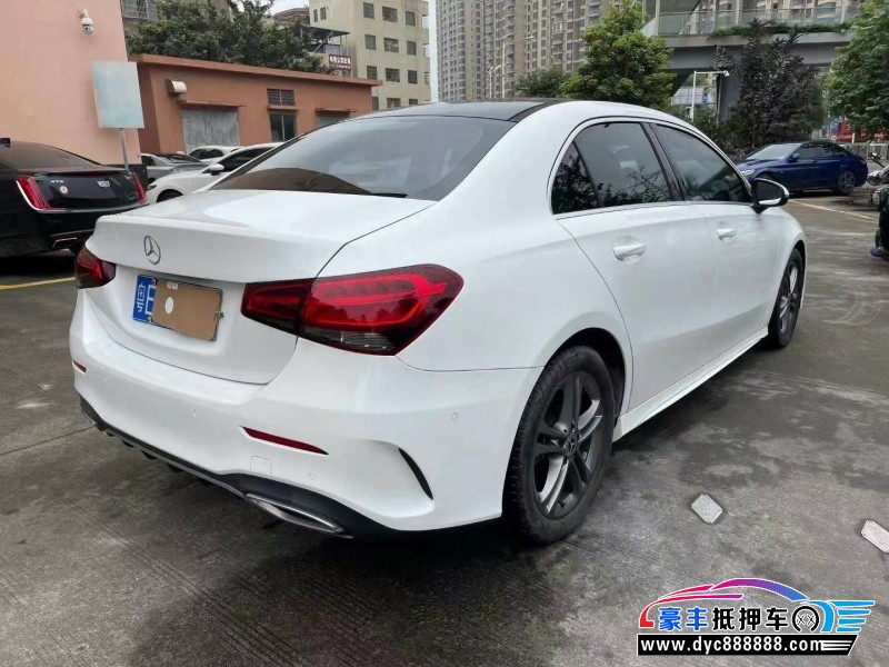 20年奔驰A轿车抵押车出售