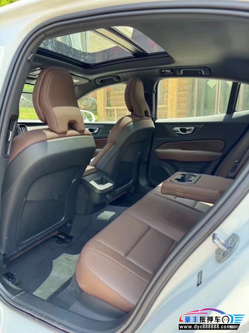 24年沃尔沃S60SUV抵押车出售