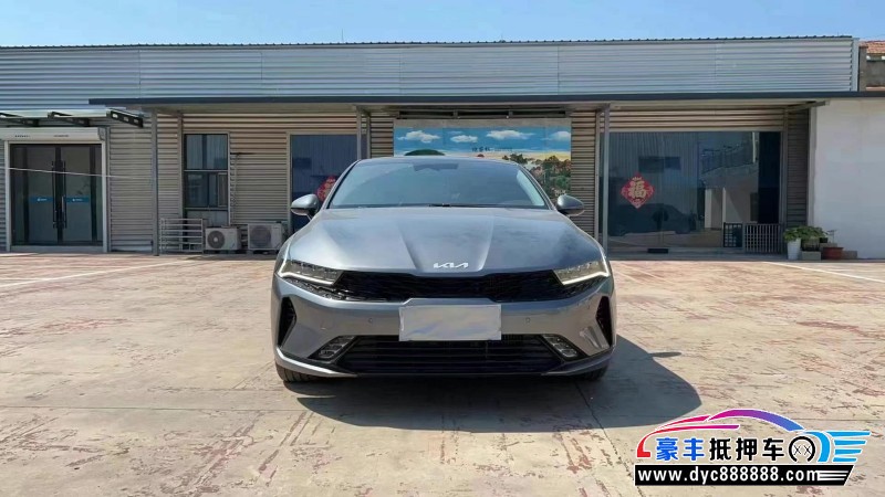 22年起亚K5轿车抵押车出售