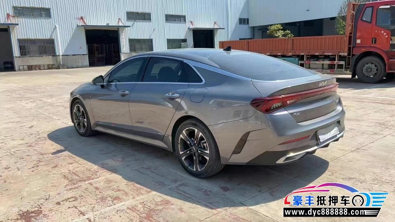 22年起亚K5轿车抵押车出售