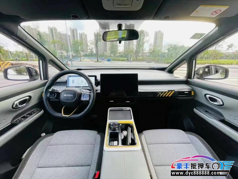 22年埃安Y70轿车抵押车出售