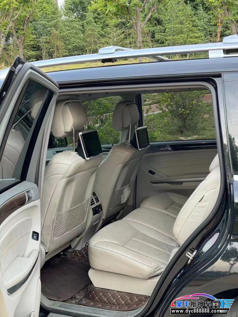 10年奔驰GL轿车抵押车出售