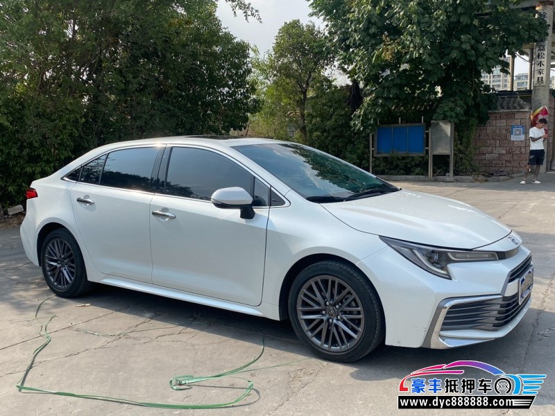 22年丰田凌尚轿车抵押车出售