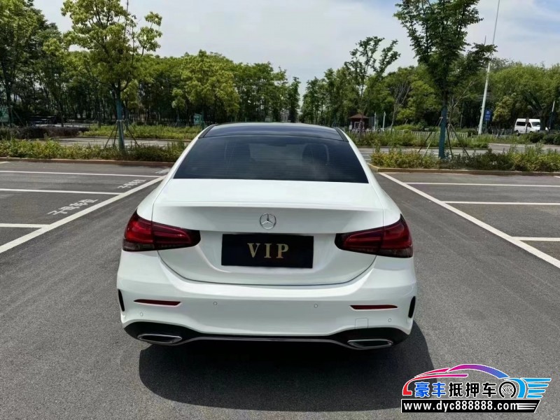 21年奔驰A轿车抵押车出售