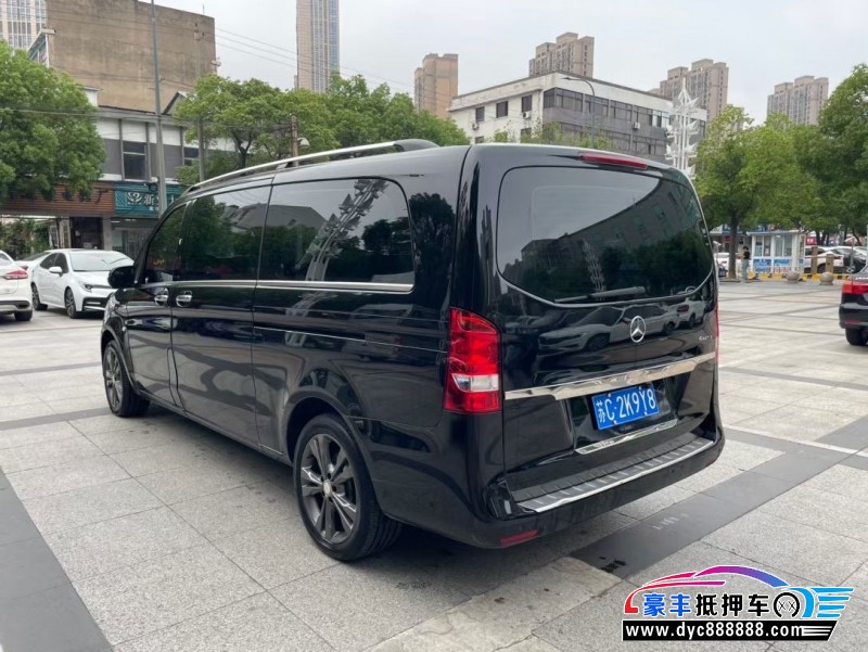 18年奔驰威霆轿车抵押车出售