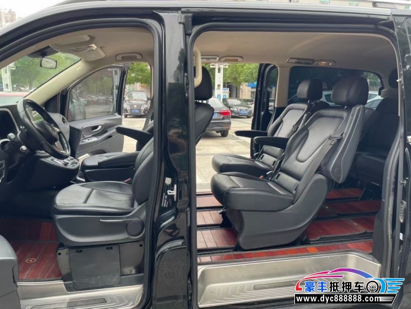 18年奔驰威霆轿车抵押车出售