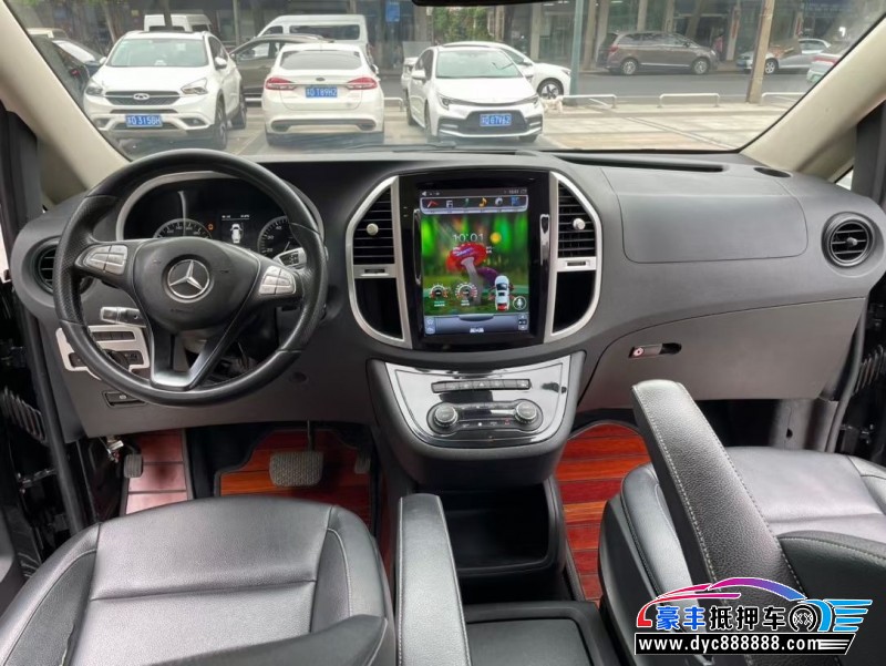 18年奔驰威霆轿车抵押车出售