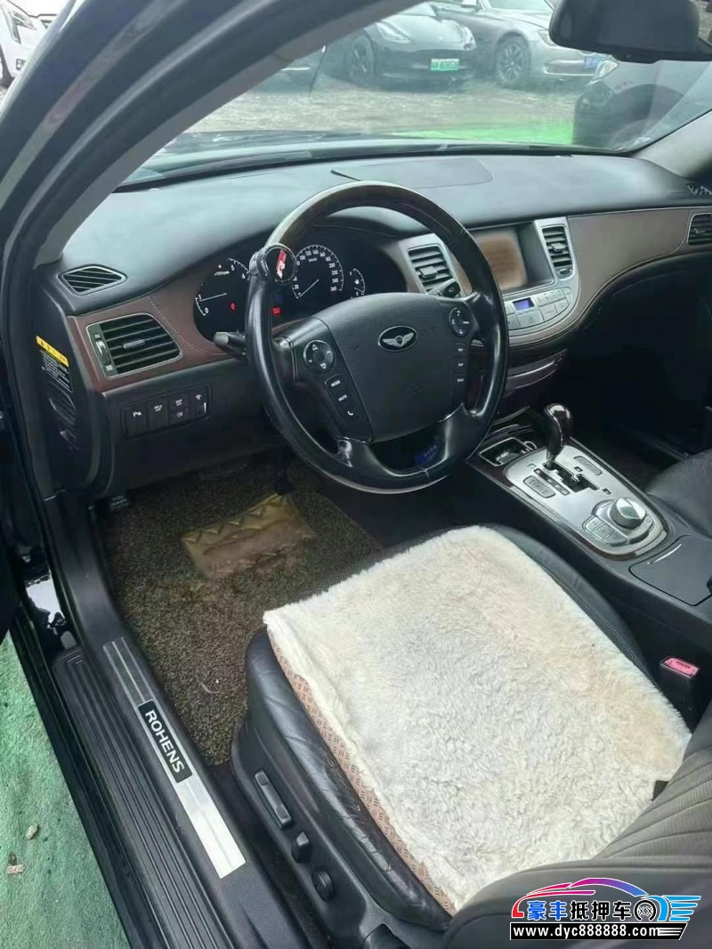 09年现代劳恩斯轿车抵押车出售